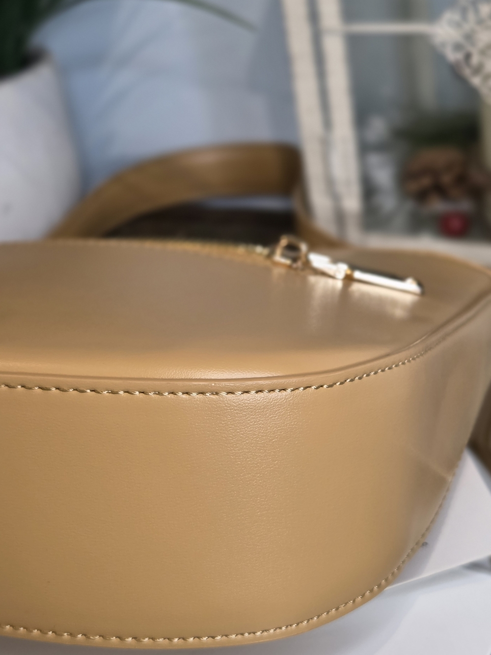 Miztique Tan Shoulder Bag with Front Strap - Picture 9 of 14